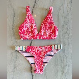 Maaji swimsuit set! Top and bottom are size small.